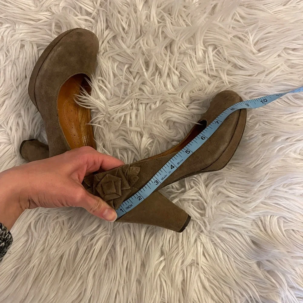 Anthropologie | Taupe suede | Naya Bakula heel - Picture 13 of 15